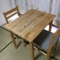 木のテーブル　木の板までもらってくれる方0円の画像