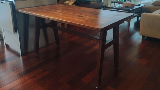 ダイニングテーブル