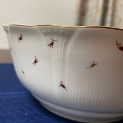 MOMOYAMA 小花模様　サラダボール　の画像