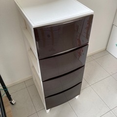4段衣装ケースの画像