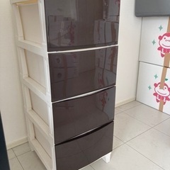 4段衣装ケースの画像