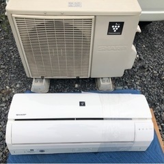 中古冷暖房エアコン　シャープ2017年製　10畳用　取付込み