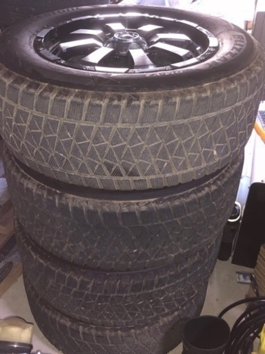 ジープグランドチェロキーサミット用ホイール付きスタッドレスタイヤです