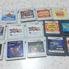 Nintendo 3DS LL 本体2台／3DSソフト10個／DSソフト4個の画像
