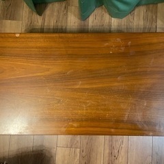 折りたたみテーブルの画像