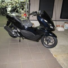 PCX160本日入荷！超希少車両です！入手困難？１台限り！入荷予定!新車！ポセイドンブラックメタリック！スマートキー仕様です！の画像