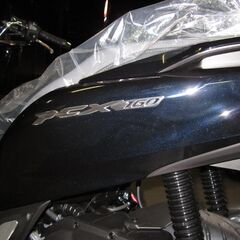 PCX160本日入荷！超希少車両です！入手困難？１台限り！入荷予定!新車！ポセイドンブラックメタリック！スマートキー仕様です！の画像