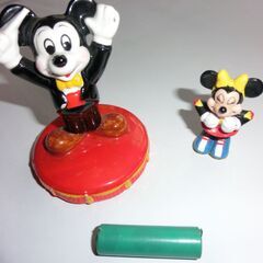 ⭐陶器製です、ミッキーレビユーとローラースケートミッキー2点、裏...