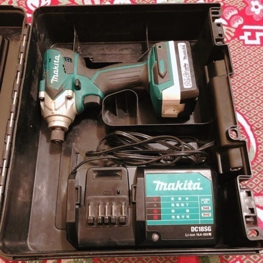 マキタ　充電式インパクトドライバ