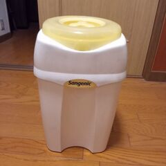 【値下げ】オムツ用ごみ箱(本体のみ)