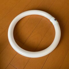 蛍光灯 30型と32型の画像