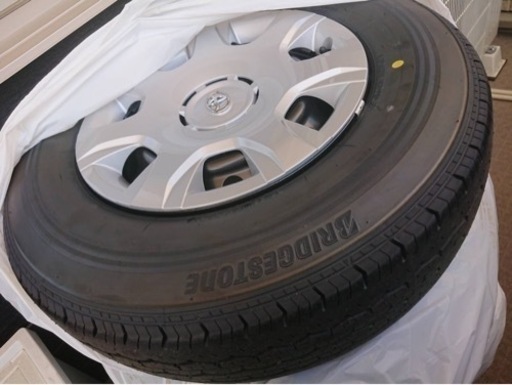 【期間限定値下げ】新車外し　ハイエース6型ダークプライムII純正タイヤホイール