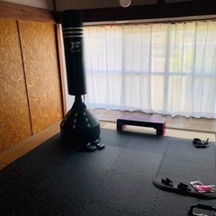 カーテンを譲ってください。