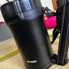 TIGER製　魔法瓶弁当箱