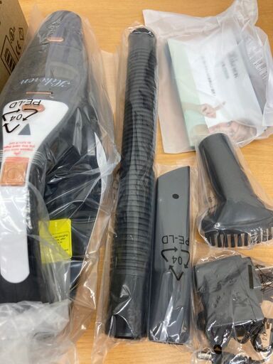 【レガストック江東店】ハンディクリーナー Hikeren 乾湿両用コードレスハンディ掃除機 小型軽量 25分間稼働 車用掃除機 多機能　black gold　③