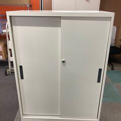 中古 美品 オカムラ 引違い書庫  引戸　引き戸　書類収納キャビ...
