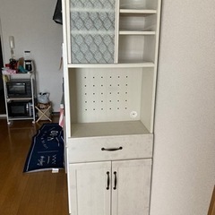 食器棚の画像