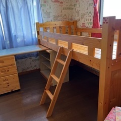デスク付きロフトベッドの画像