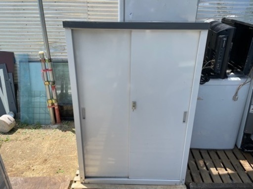 小型3段物置き