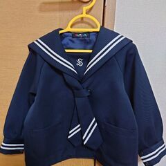 下上津役幼稚園　制服他