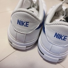 22cm NIKE スニーカー　運動靴の画像