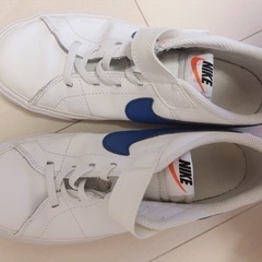 22cm NIKE スニーカー　運動靴の画像