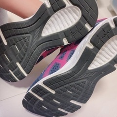23cm asics スニーカー　運動靴の画像