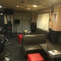 JR野田駅前🌟カラオケBARスタッフ募集！！ネイルOK❣️ホールスタッフ募集の画像