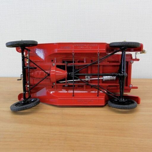 UNIVERSAL HOBBIES ミニカー 1917年フォード・モデルT カーゴバン
