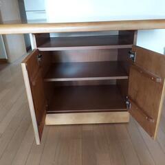 ベンチシートダイニングテーブルの画像