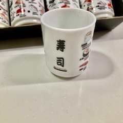 新品未使用　寿司の絵柄　ぐい呑み　おちょこの画像