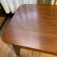 カントリーテーブルの画像