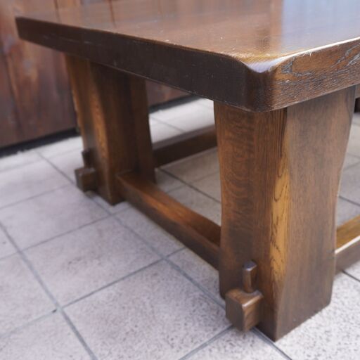 飛騨の家具メーカーKASHIWA(柏木工)のWILDERNESS（ウィルダネス）リビングテーブルです。クラシックで重厚なデザインはイン