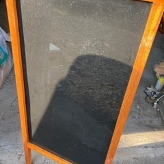 お店の前に置く看板、イーゼルの画像