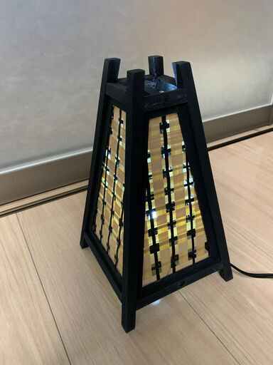 新品・未使用品　照明器具　木製電気スタンドランプ　１２００円