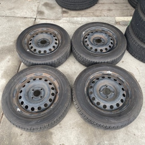 175 65 14 インチタイヤ　ダンロップ　鹿沼市　キューブなどに　2019年製