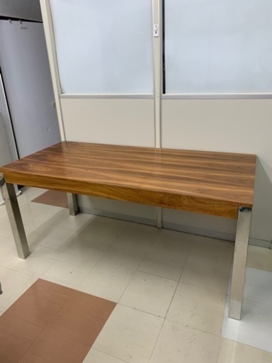 テーブル