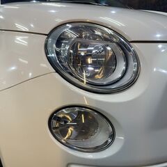 かわいいオープンカー　FIAT 500Cの画像
