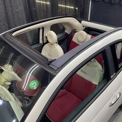 かわいいオープンカー　FIAT 500Cの画像