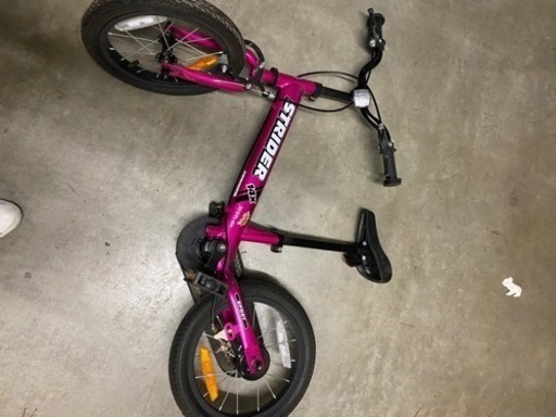 ［使用感なし］ストライダー　スポーツモデル　ペダル付き