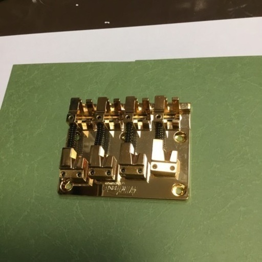 エレキギターベースブリッジ(4弦用/GOLD)