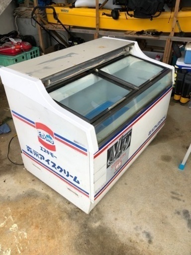 アイスクリームストッカー取引中