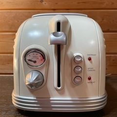 【配送可】【デロンギ】ポップアップトースターの画像