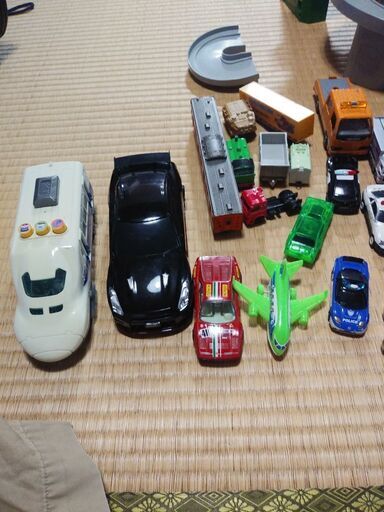 トミカミニカーたくさん　やまみちドライブセットです。