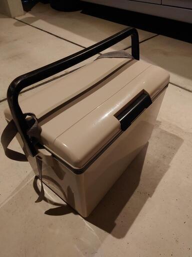 クーラーボックス　24L