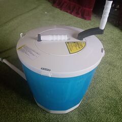 手動の洗濯き　手回し洗濯機