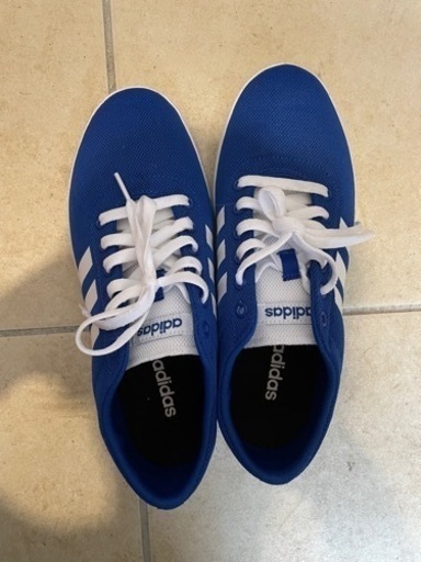 adidasスニーカー　靴