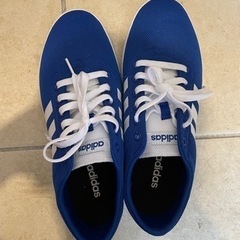 adidasスニーカー　靴