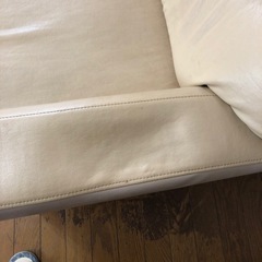 ソファーです  22日まで問い合わせが無ければ捨てますの画像
