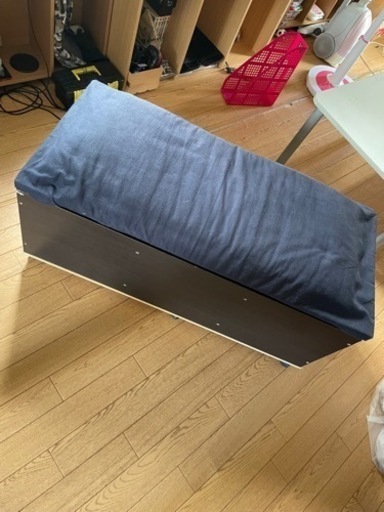 カラーボックスをベンチみたいにした収納ボックス2セットあります！